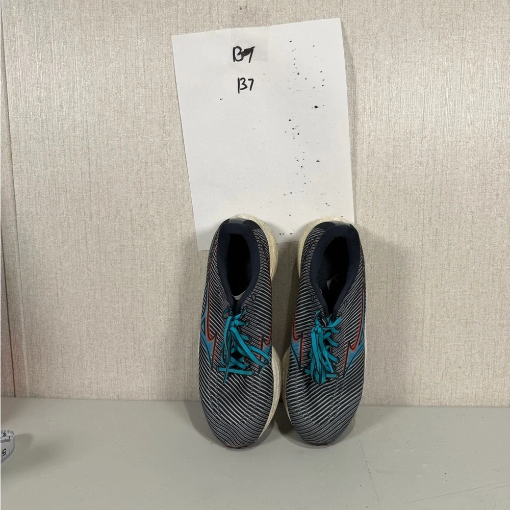 Mizuno women wave